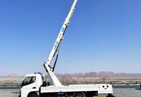 تعزيز اسطول  جماعة لكريفات اقليم الفقيه بن صالح  خاصة اصلاح الإنارة العمومية عبر رافعة خاصة